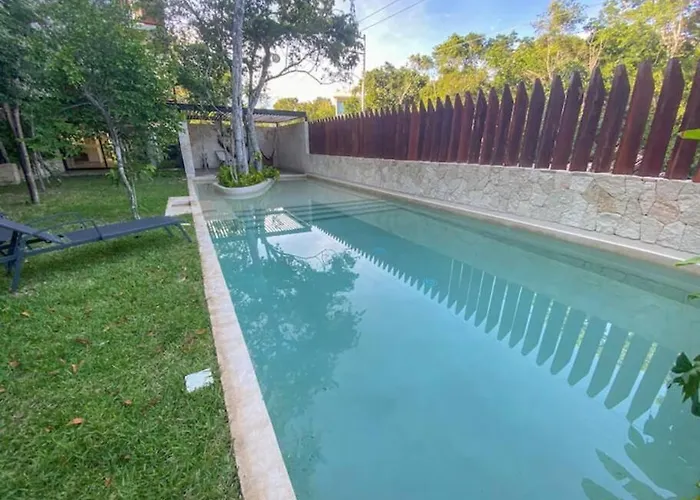 Exclusive Building Infinity Pool And Gym Restaurants And Bar District Nearby Vakantiehuis