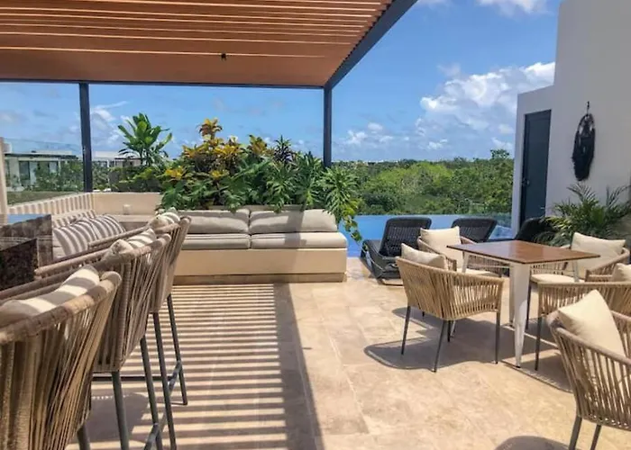 Exclusive Building Infinity Pool And Gym Restaurants And Bar District Nearby *