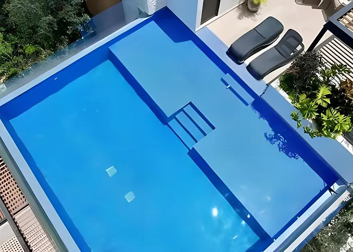 Exclusive Building Infinity Pool And Gym Restaurants And Bar District Nearby Ferienhaus