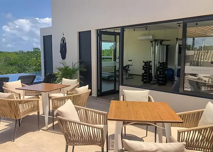 Ferienhaus Exclusive Building Infinity Pool And Gym Restaurants And Bar District Nearby